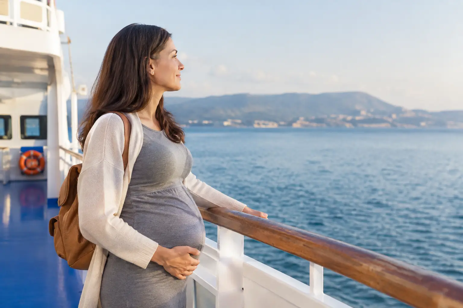 Posso viaggiare incinta in traghetto? Regole utili